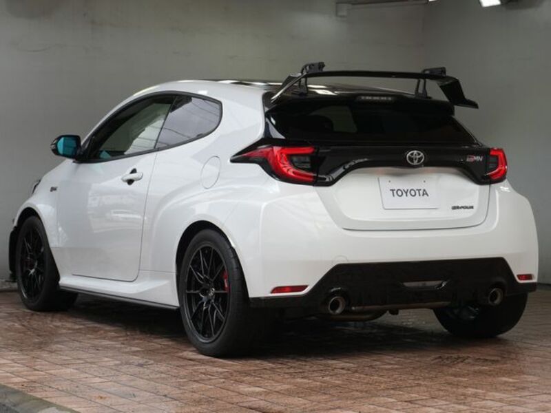 GR YARIS