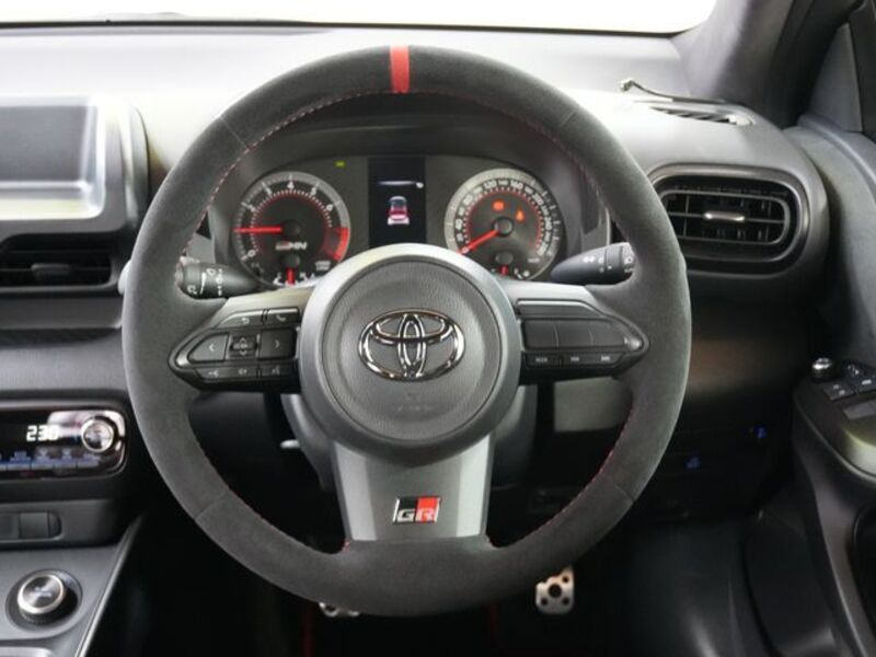 GR YARIS