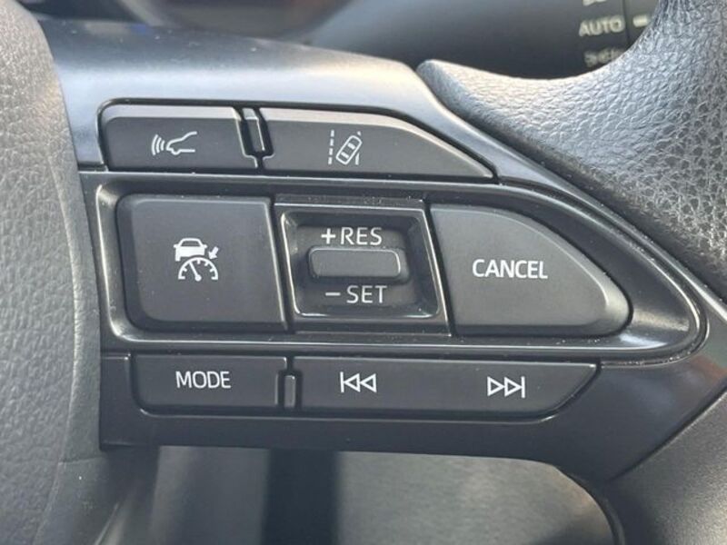 YARIS CROSS