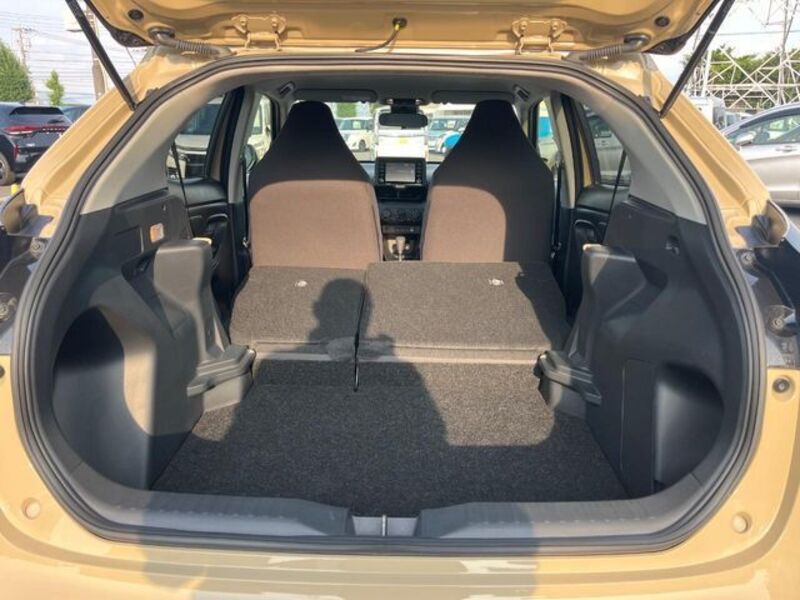 YARIS CROSS