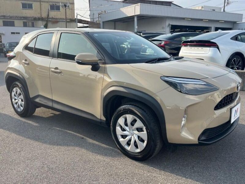 YARIS CROSS