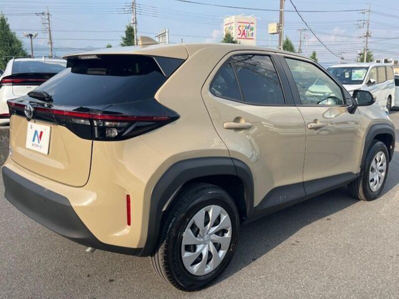 YARIS CROSS