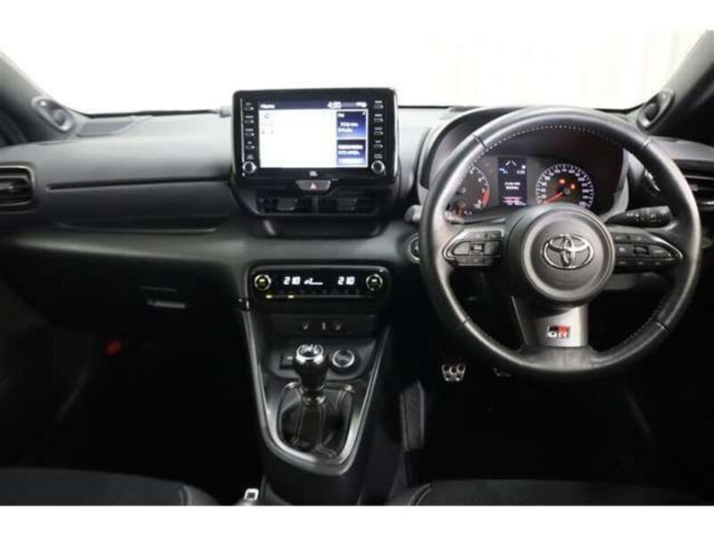 GR YARIS