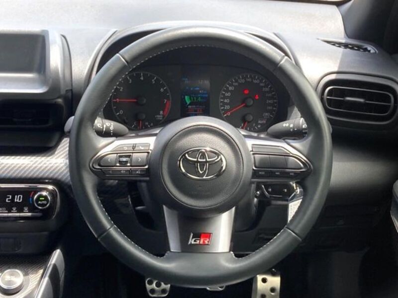 GR YARIS