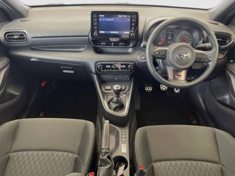 GR YARIS