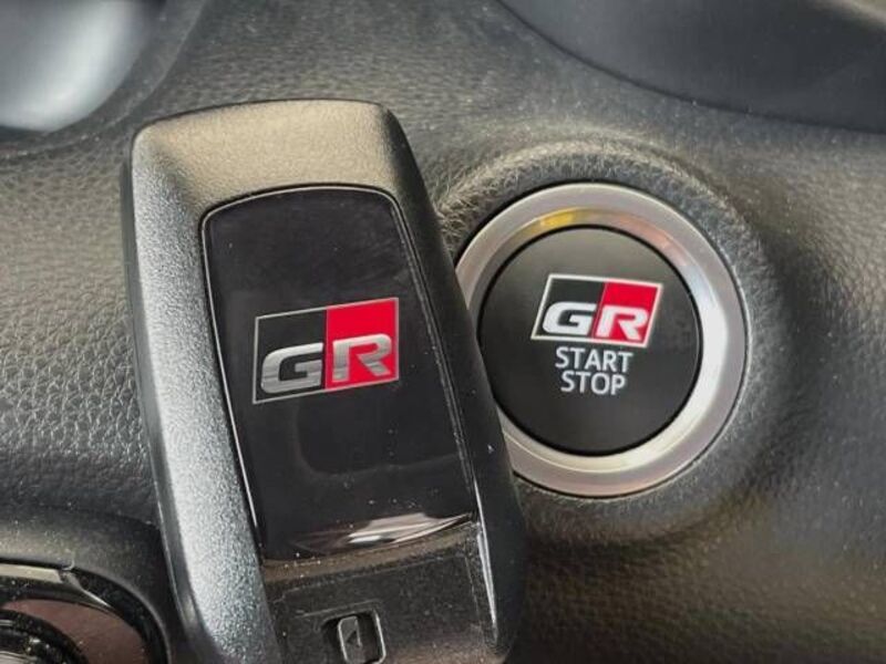 GR YARIS