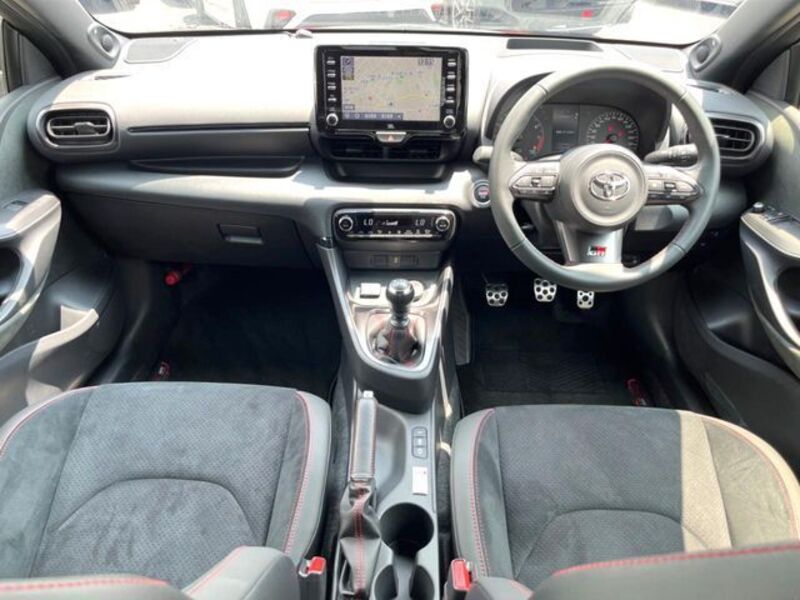 GR YARIS