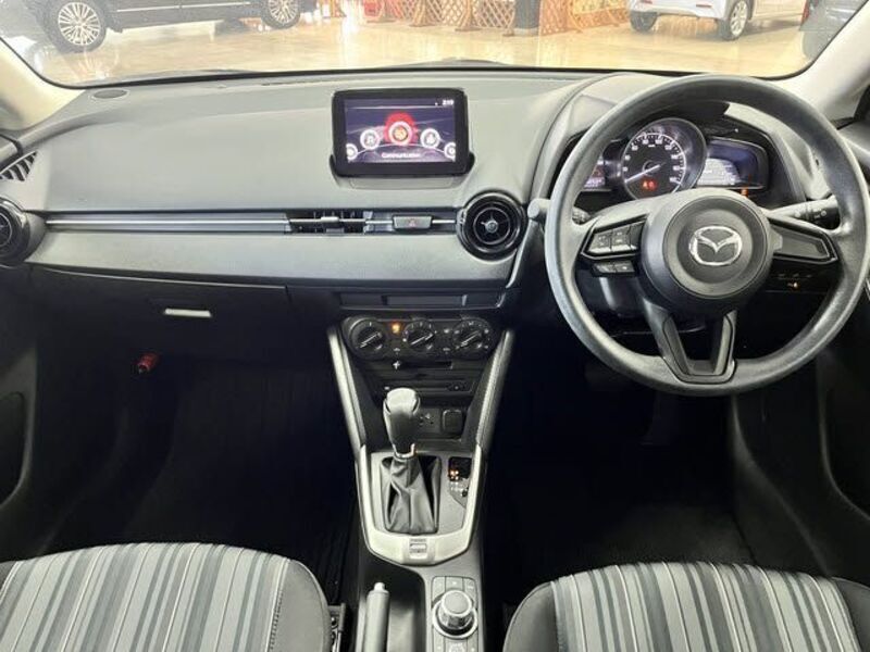 MAZDA2