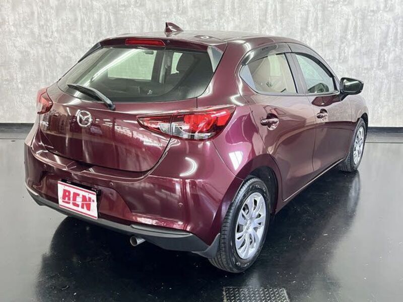 MAZDA2