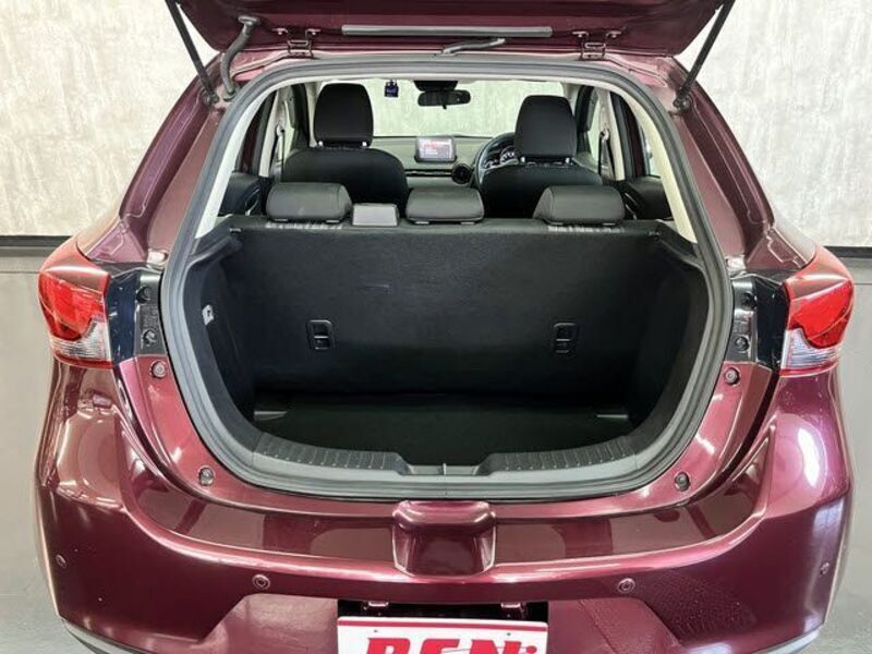 MAZDA2