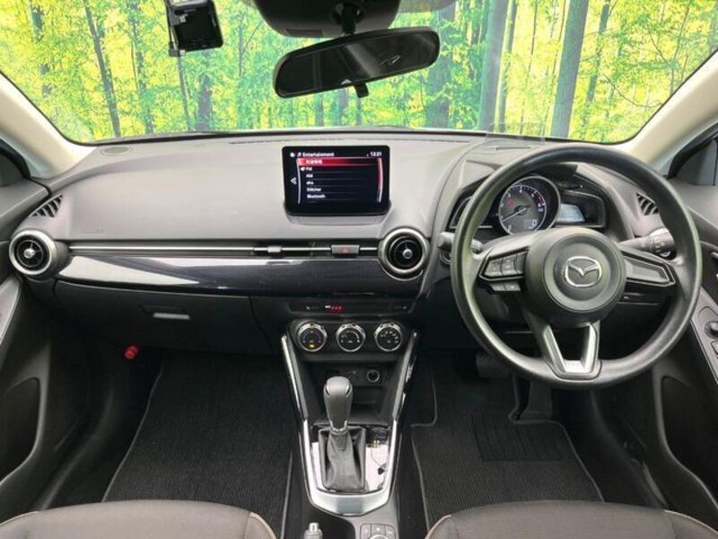 MAZDA2