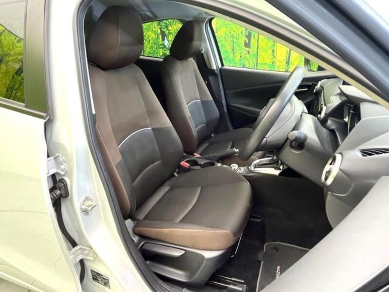 MAZDA2