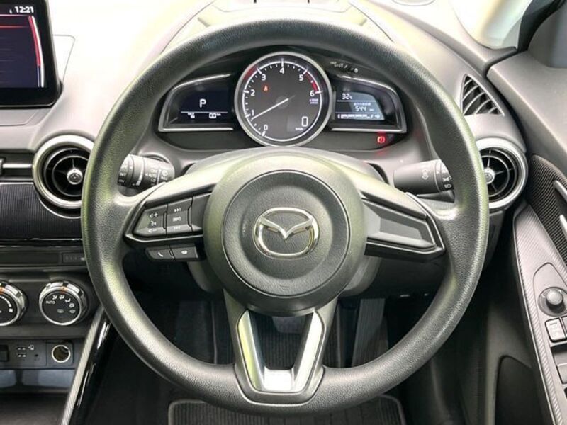 MAZDA2