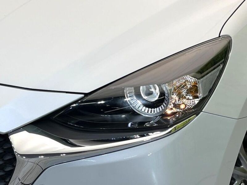 MAZDA2