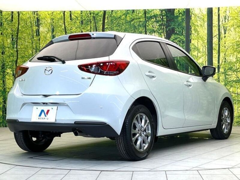 MAZDA2
