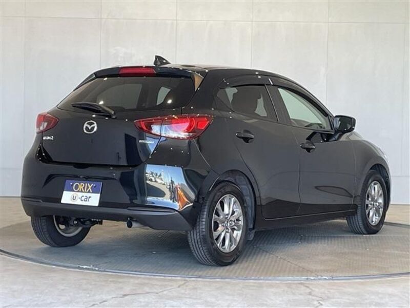 MAZDA2