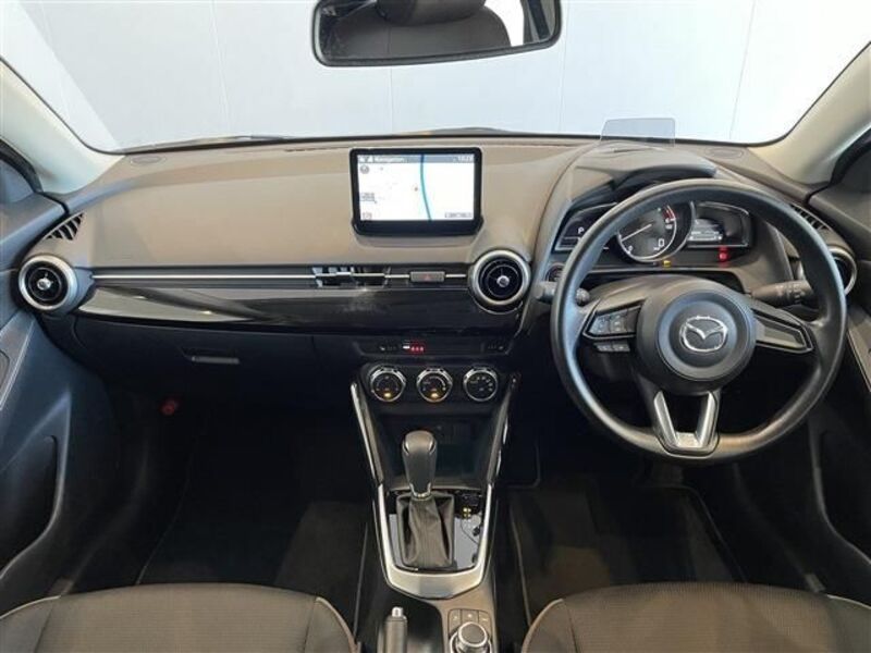 MAZDA2