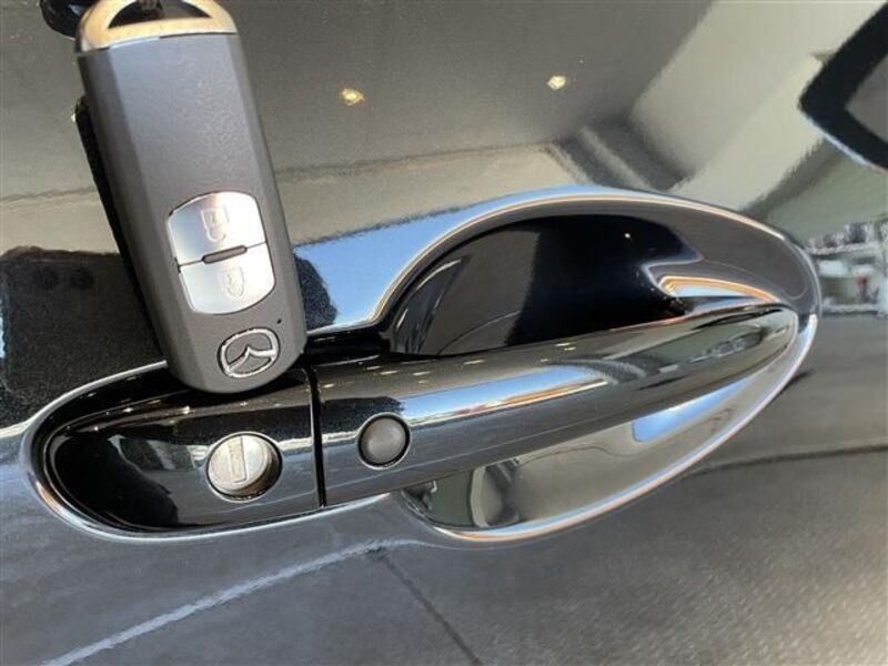 MAZDA2
