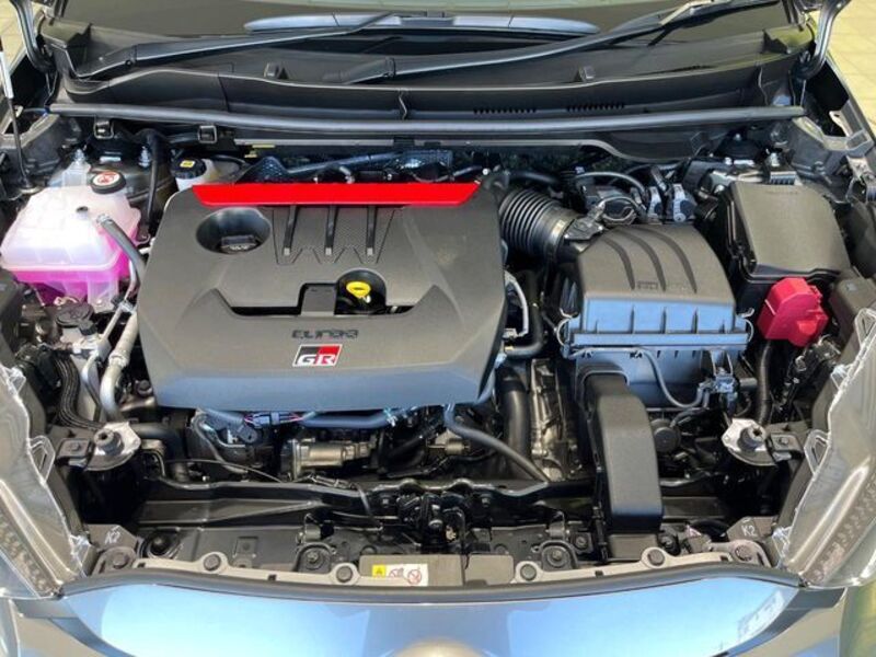 GR YARIS