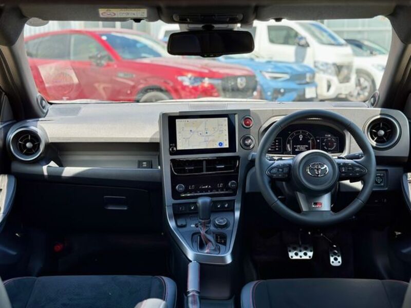 GR YARIS