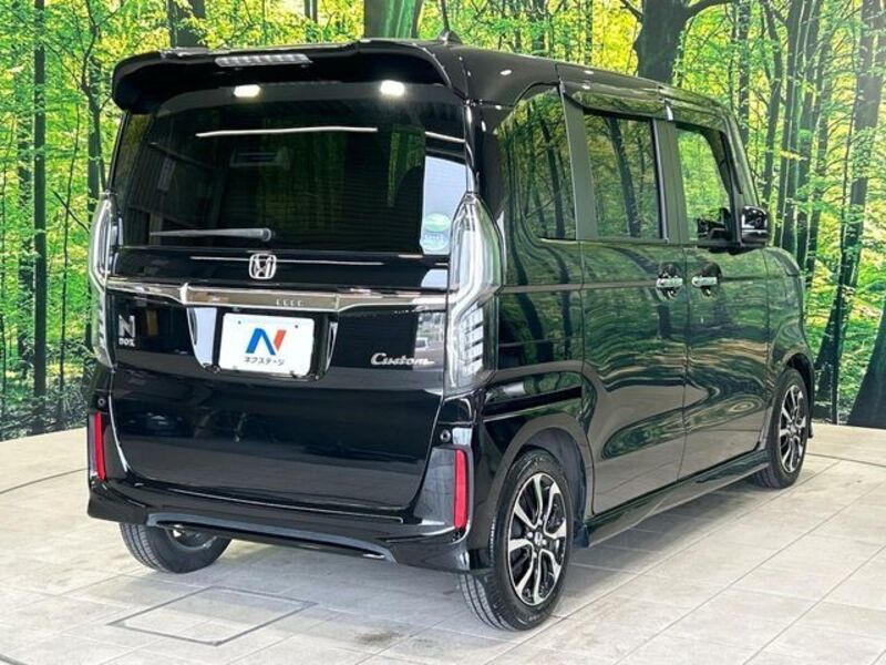 N BOX CUSTOM