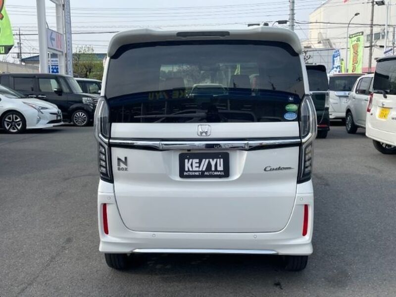 N BOX CUSTOM