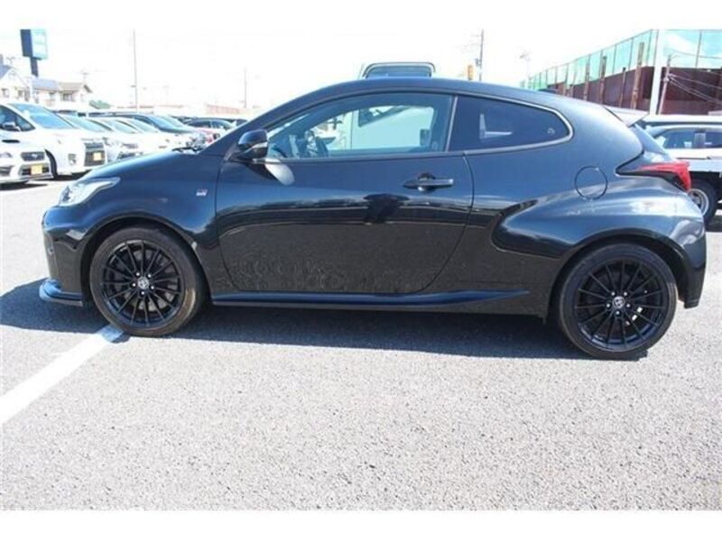 GR YARIS