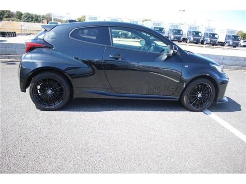 GR YARIS