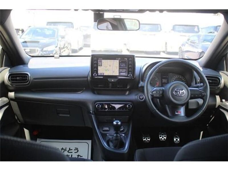 GR YARIS