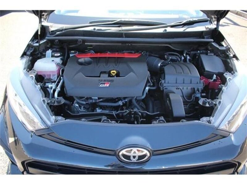 GR YARIS
