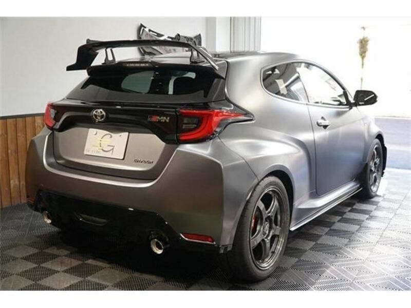 GR YARIS