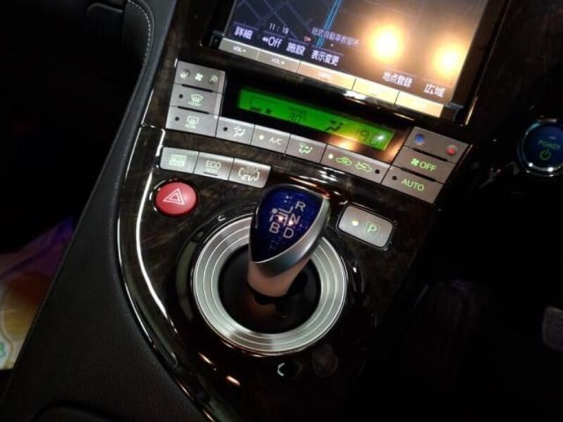 PRIUS PHV