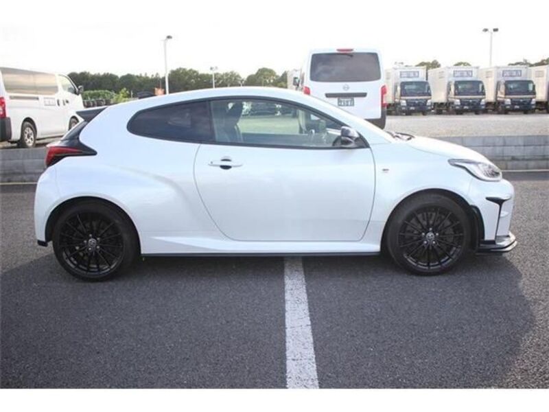 GR YARIS