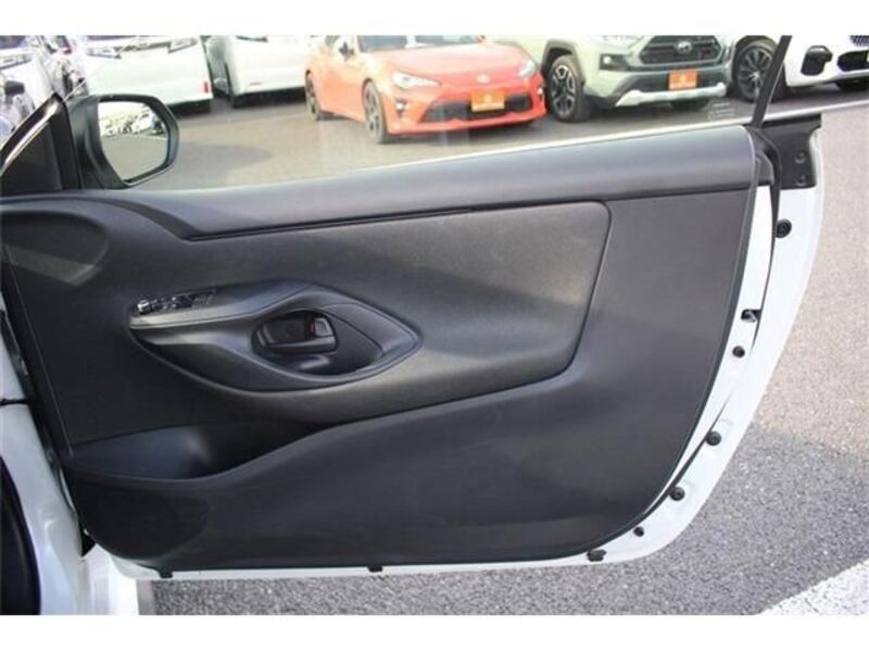 GR YARIS