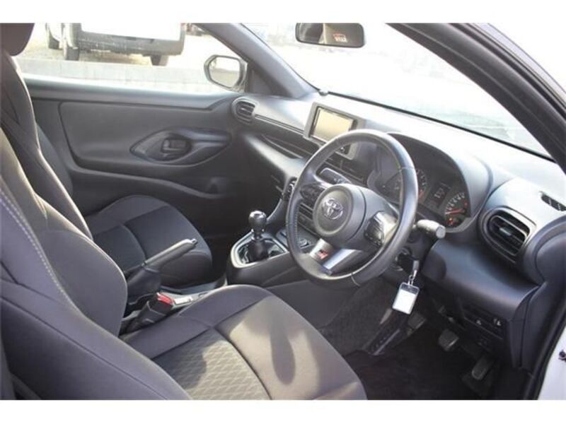GR YARIS