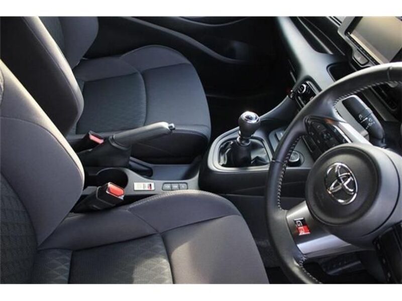GR YARIS