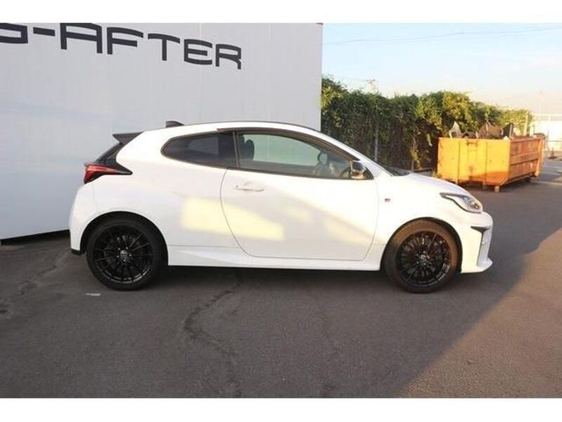 GR YARIS