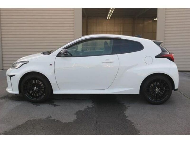 GR YARIS