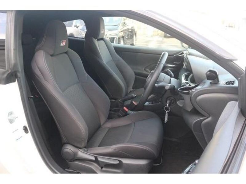 GR YARIS