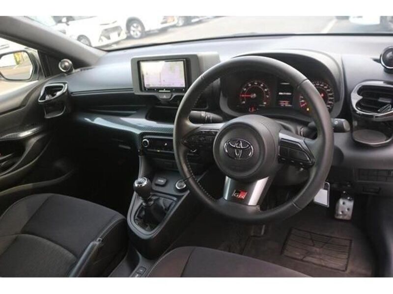GR YARIS