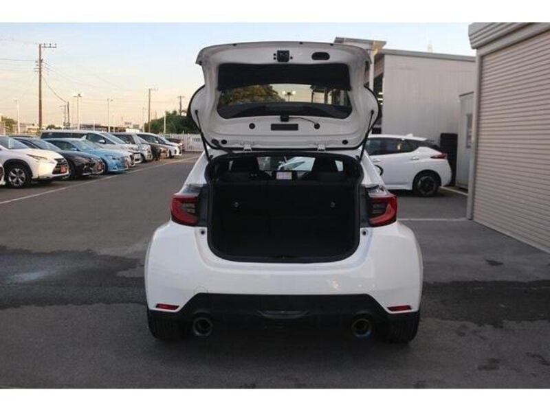 GR YARIS