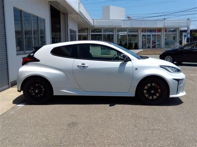 GR YARIS