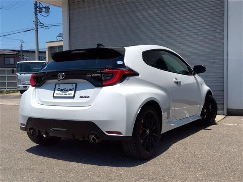 GR YARIS
