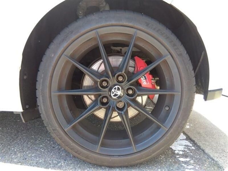 GR YARIS