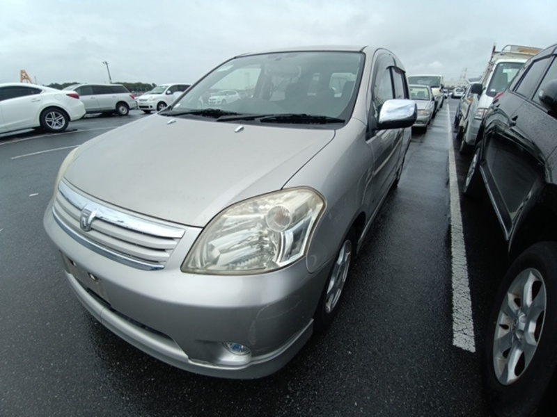 TOYOTA RAUM