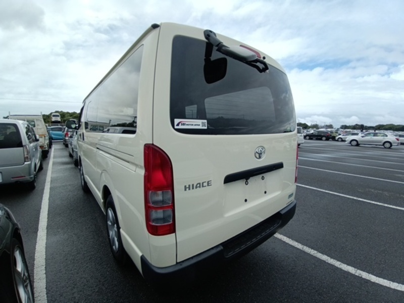 HIACE VAN