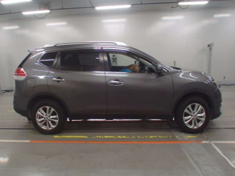 X-TRAIL