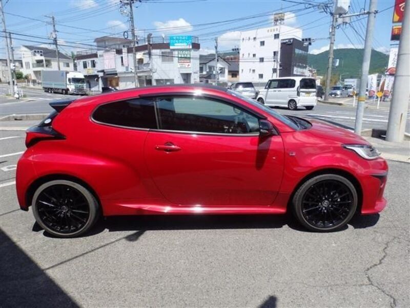 GR YARIS