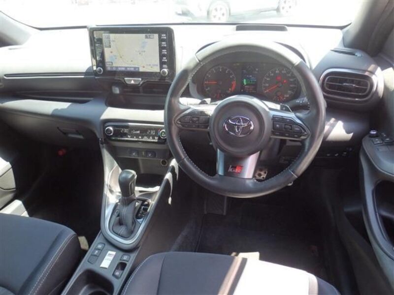 GR YARIS