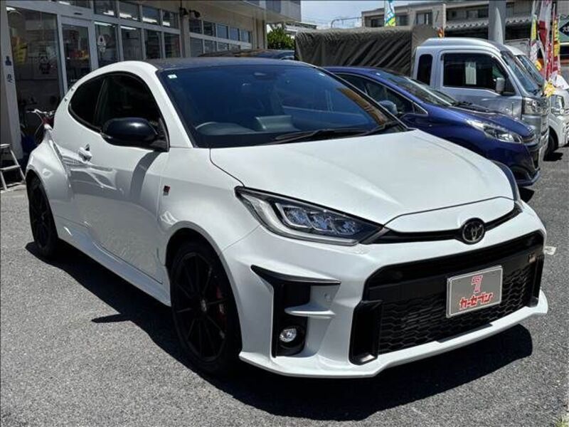 GR YARIS